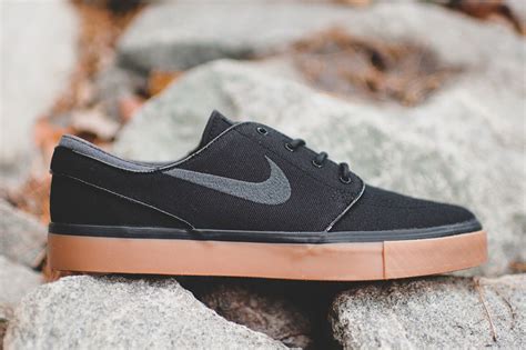 nike janosi sneaker slae|nike sb janoski black gum.